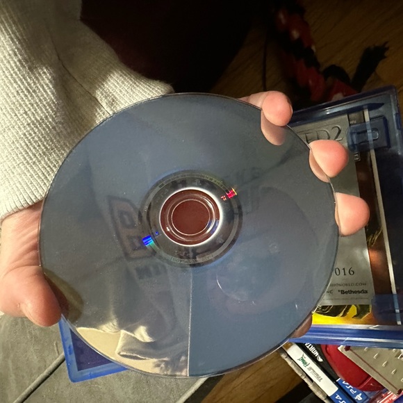 PS4 Video game - DOOM - Picture 2 of 2